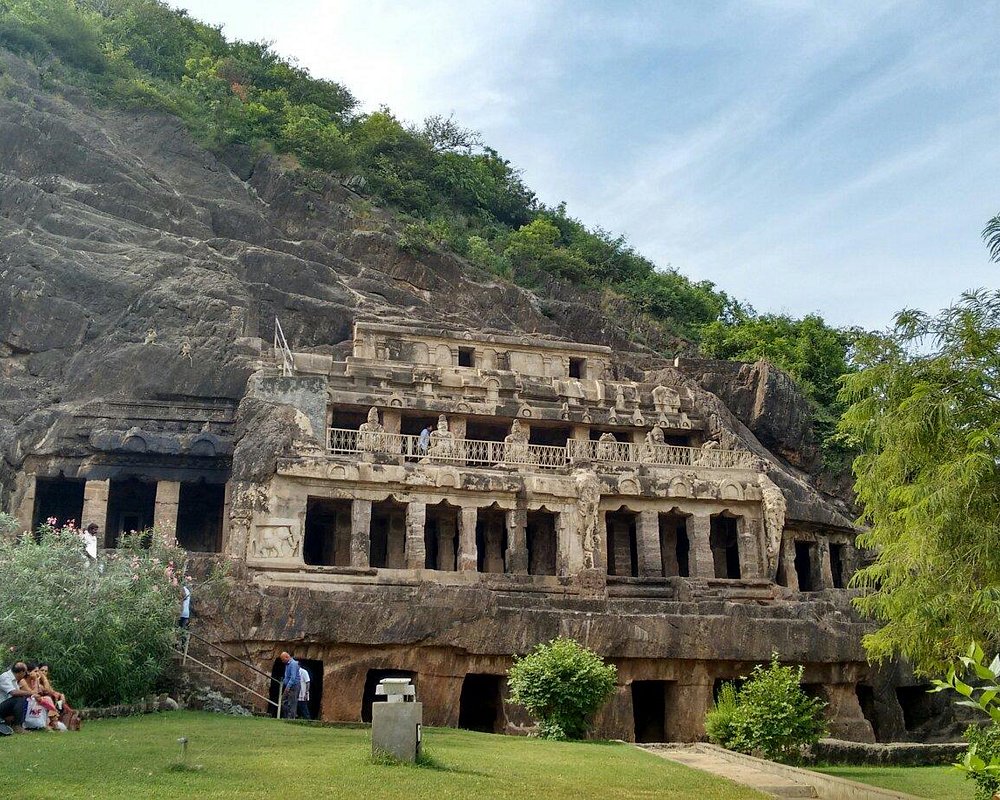 vundavsalkli caves